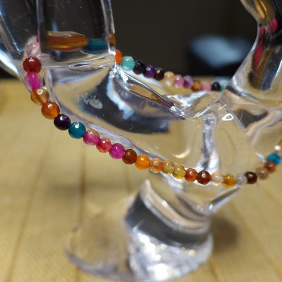 (NWT) Multi Color Fire Agate Faceted Beaded Bracelet (Fits Sm to Lg Wrist) - Picture 2 of 9